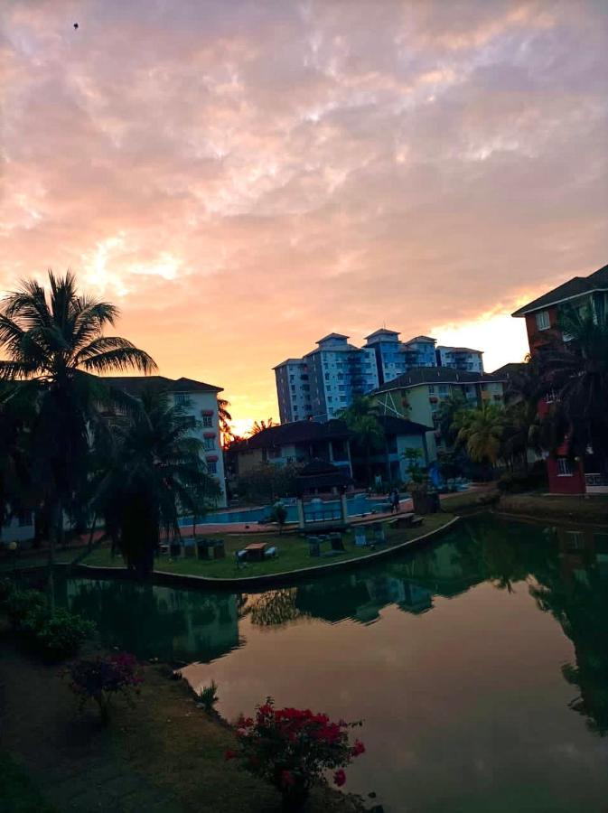 Smilez Homestay H102 & A306 At Pd Perdana Kondo Resort Port Dickson Exterior photo