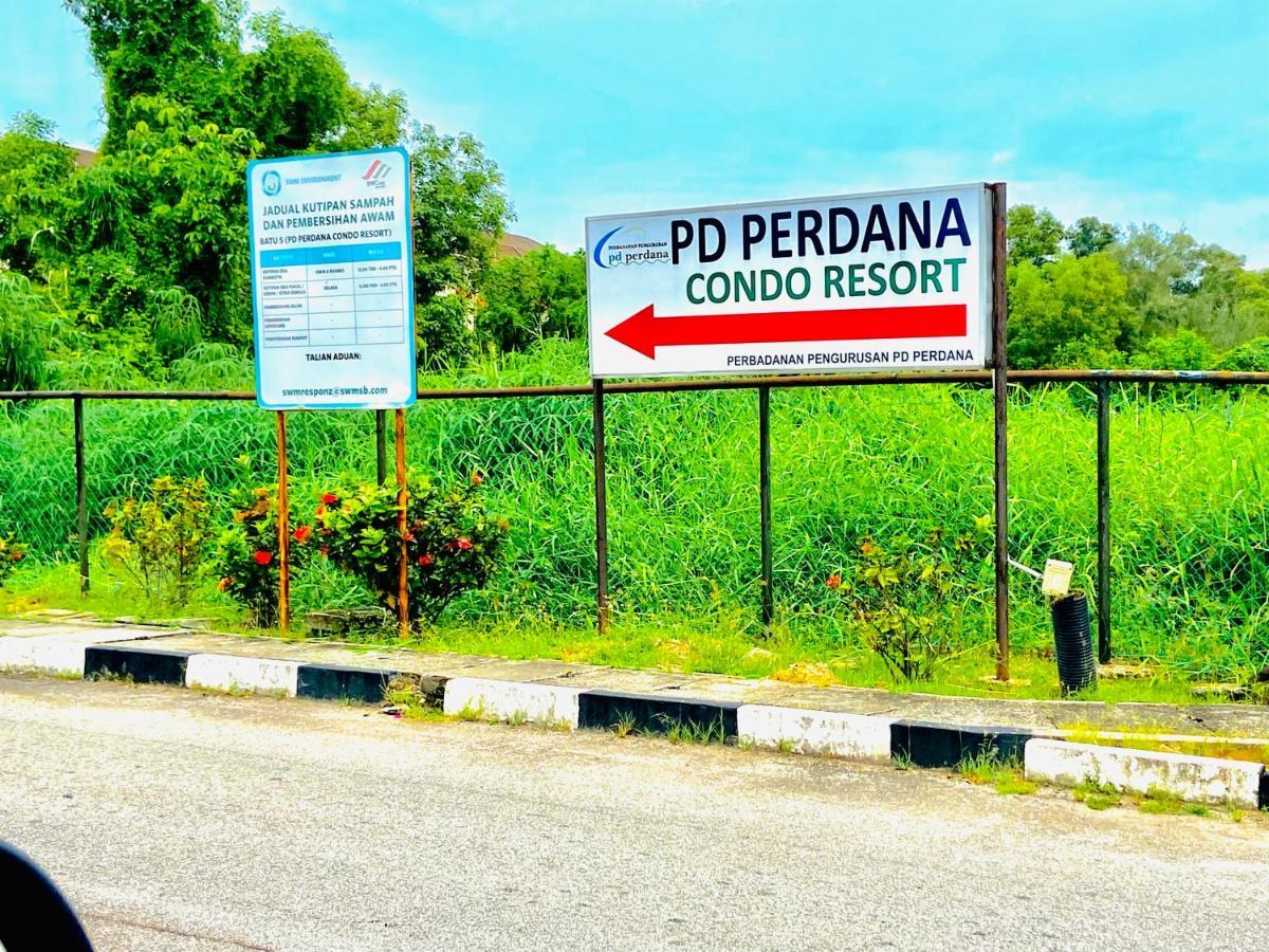 Smilez Homestay H102 & A306 At Pd Perdana Kondo Resort Port Dickson Exterior photo