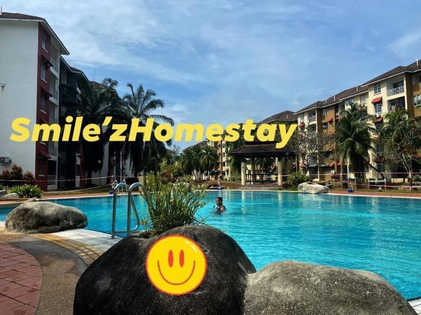 Smilez Homestay H102 & A306 At Pd Perdana Kondo Resort Port Dickson Exterior photo