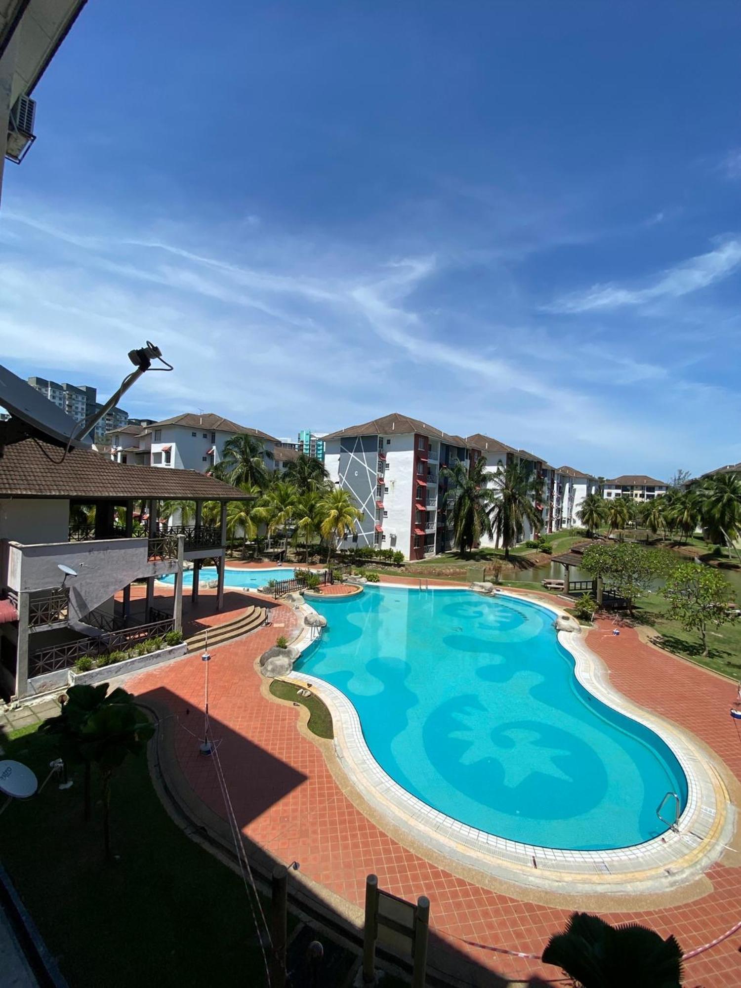 Smilez Homestay H102 & A306 At Pd Perdana Kondo Resort Port Dickson Exterior photo